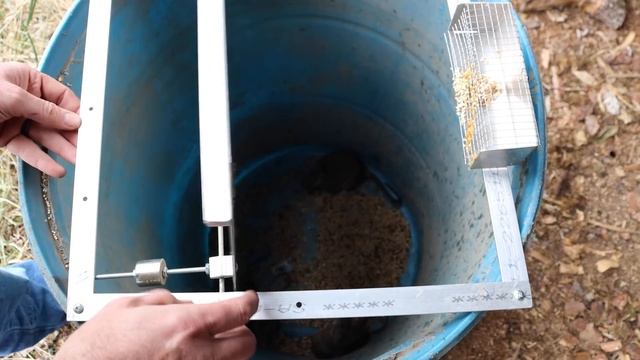 The Tip & Slip RAT Trap - 6 Rats caught in 1 night. A Great Rat Trap. Mousetrap Monday смотреть онлайн