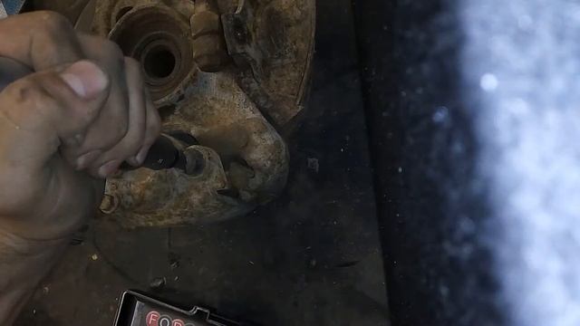 Как выкрутить сорванный болт ударной отверткой смотреть онлайн