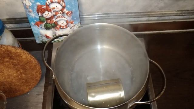 Как варить сгущёнку в банке в кастрюле смотреть онлайн