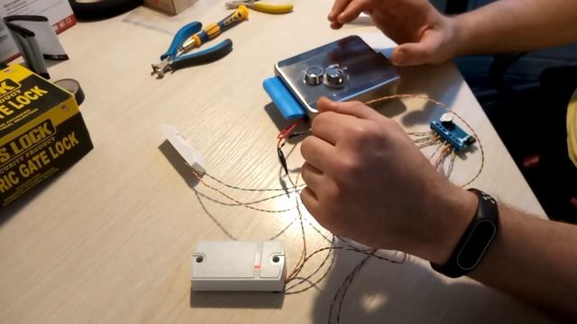 Настройка времени открытия двери для электромеханических замков (контроллер z-5r) смотреть онлайн