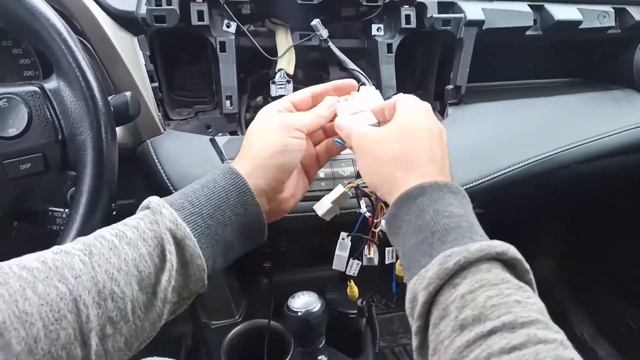 Установка магнитолы TEYES на TOYOTA RAV 4 (4) 2012-2018 смотреть онлайн