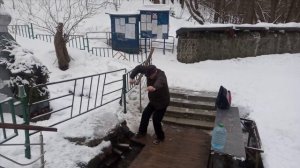 Ходьба-полезная штука-стихи Юрия Фенько,музыка и вокал Николая Жукова,монтаж Валентины Зубковой.mp4-