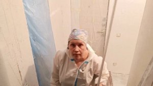 Как выровнять стену под наличники двери