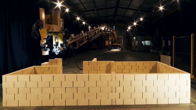 Первый в мире робот строитель смотреть онлайн