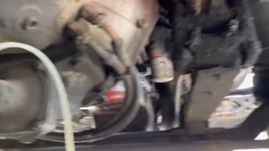 Volvo VNL clutch bleed.Сцепление прокачать. Волво трак.