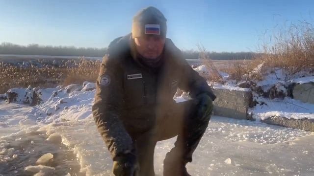 Платная рыбалка, пруд Черноморец 10.01.23. Мороз - 30 вода бежит в Черноморец