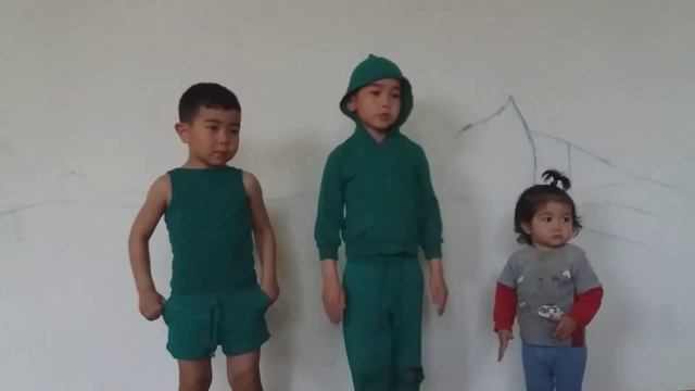 Зеленый человек танцует/инопланетянин/Dame tu Cosita. смотреть онлайн