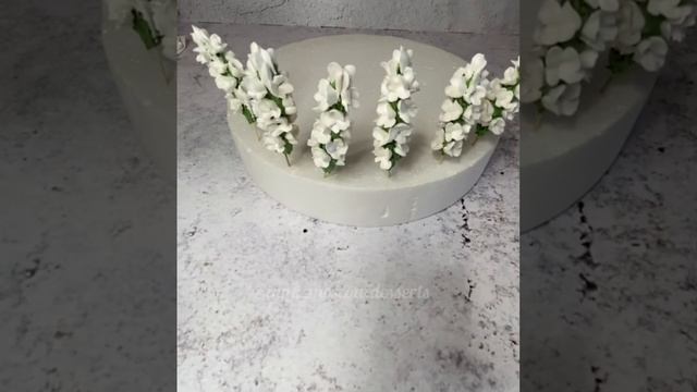 Веточка с мелкоцветами из зефира?