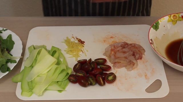 ТЁПЛЫЙ САЛАТ С КАБАЧКОМ И КРЕВЕТКАМИ смотреть онлайн