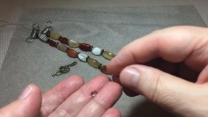 Переделка индийских бус. Сборка на тросике.