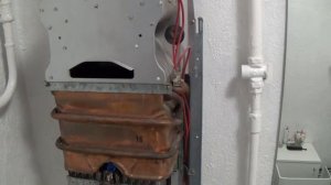 Сажа из газовой колонки JUNKERS. ЧАСТЬ 1. Чистка своими руками без снятия.