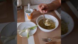 БЕЗ КАРТОФЕЛЯ: безуглеводный суп со щавелем