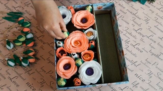 SWEET BOX#Цветочная композиция #Цветы с конфетами из гофробумаги