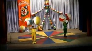 Надувное Шоу. Жонглеры с большими мячами. Питиновы