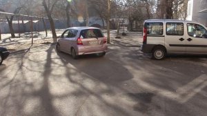ПАРКОВКА ЗАДНИМ ХОДОМ МЕЖДУ МАШИНАМИ?. БЕЗ РАЗМЕТКИ.