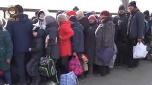 Адам Делимханов пообщался с людьми которые покидают Мариуполь