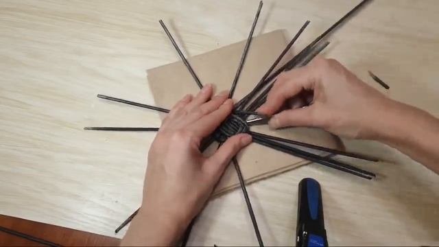 Плетем Шампурницу из газетных трубочек 2! Трансляция!
