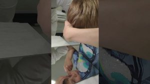Как одеть жесткие ночные контактные линзы / часть 1