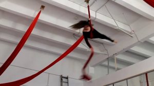 ArtArea Project: Урок по воздушной гимнастике на полотнах Крутка