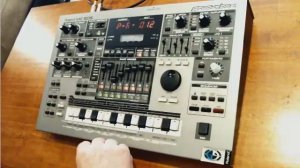 Roland MC-505 Groovebox Demo