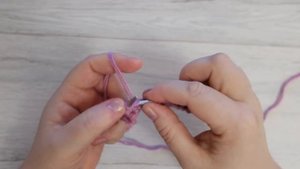 Замечательный плотный узор спицами для шапок и пальто.