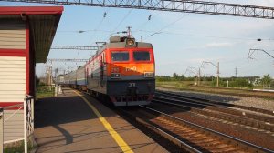 Электровоз ЭП1-260 с казахским поездом.