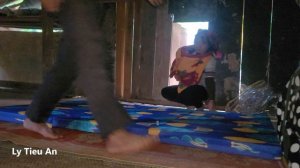 18 year old single mother: Unexpectedly received a gift And happy because someone cares | Ly Tieu A