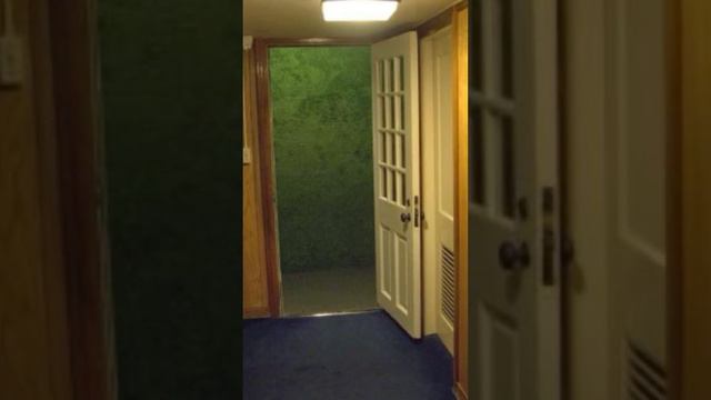 Where was Elvis’s guest bathroom at Graceland? смотреть онлайн