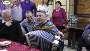 В сельпо гармошку привезли. Алексей Ефимов! Гармонь - это душа народа. Это наше родное, близкое!