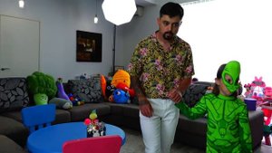 Амелька собирается ЗАМУЖ! Мама ищет для неё жениха!