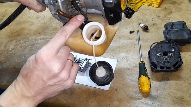 Ревизия и запуск после зимы бензокосы TEXAS CG260B (26см3) смотреть онлайн