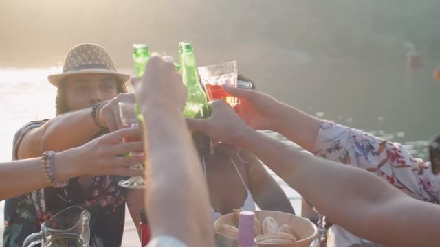 Тощая львица никого не пускала к себе в вольер, но увидев её состояние, люди пошли на отчаянный шаг смотреть онлайн