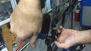 Регулировка ограничителей заднего переключателя.