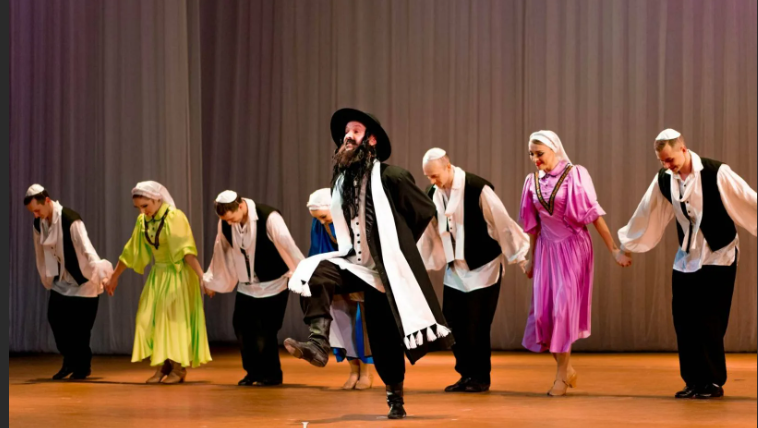 Красивый Еврейский танец Хава Нагила.