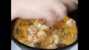 Пельмени в сметано -  сырном соусе.