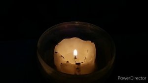 Горящая свеча, расслабляющий фон. Успокаивающая мелодия и потрескивание свечи. ?️