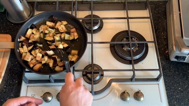 Салат «Чёрное море» Мидии, томаты, баклажан. смотреть онлайн