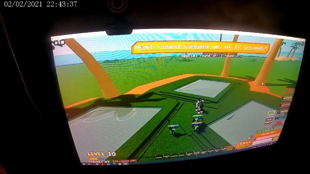 защищаемся от монстров в игре Roblox Фракция Оборонного Магната смотреть онлайн