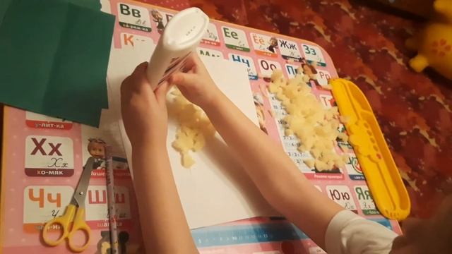 Аппликация мимоза.Делаем цветок к 8 марта.Весенняя поделка. смотреть онлайн