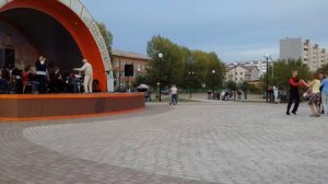 Песенка о хорошем настроении из к/ф "Карнавальная ночь". Музыка А. Лепина. Поёт Анастасия Котова