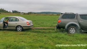 Car tug of war crazy spinning wheels