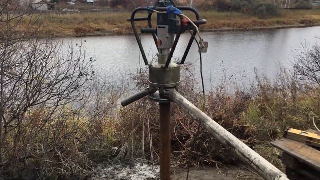 Монтаж винтовых свай переносным, электрическим редуктором смотреть онлайн