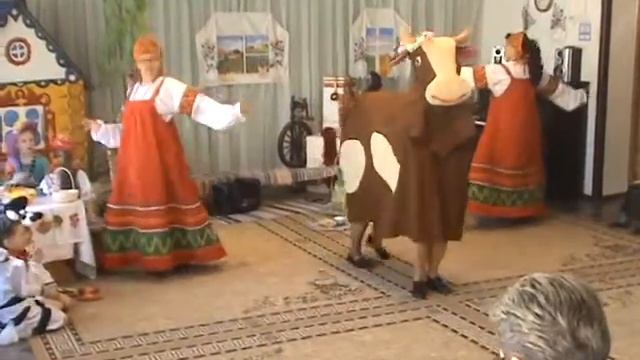 Театрализованное представление "Про семью про дружную, всем такую нужную". Часть 2. смотреть онлайн