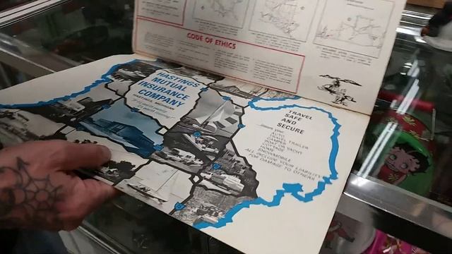 It's a Thrifting Video! What Can We Find For Resale?? смотреть онлайн