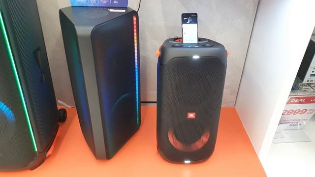 Samsung MX-ST50B vs. JBL Partybox 110 | Bass Test!? смотреть онлайн