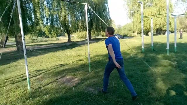 Спортивная площадка. Как правильно качаться