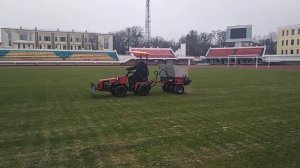 Подсыпка песком газона футбольного поля ОСК "Брестский"