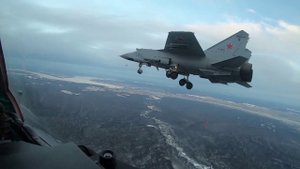 Пилотаж летчиков высотных истребителей-перехватчиков МиГ-31 в Пермском крае
