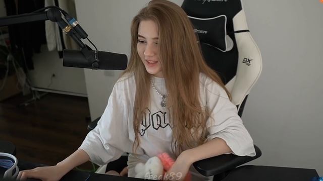 Первый комплимент от Строго смотреть онлайн