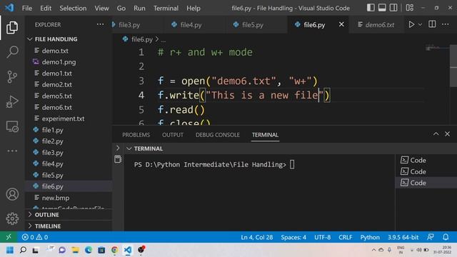 V44 - Introduction to 'r+'  and 'w+' modes in Python